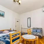 Apartman Apartment And Rooms Angela