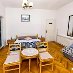 Apartment And Rooms Angela Vela Luka