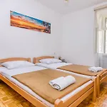 Apartment And Rooms Angela * Vela Luka
