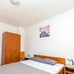 Apartman Apartment And Rooms Angela *
