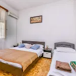 Apartment And Rooms Angela Apartman