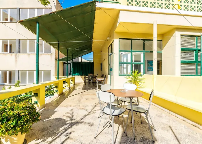 Appartement And Angela