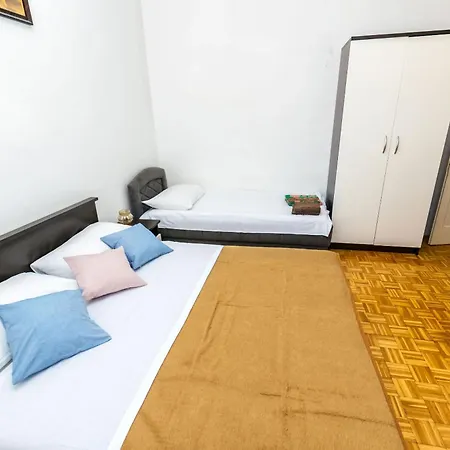 And Angela * Vela Luka