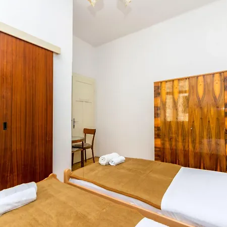 And Angela Appartement *