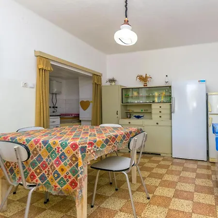 And Angela Апартаменты