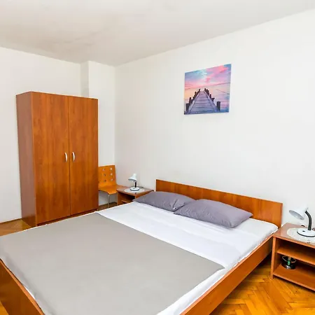 Apartment And Rooms Angela Vela Luka