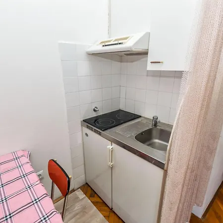 Apartman Apartment And Rooms Angela